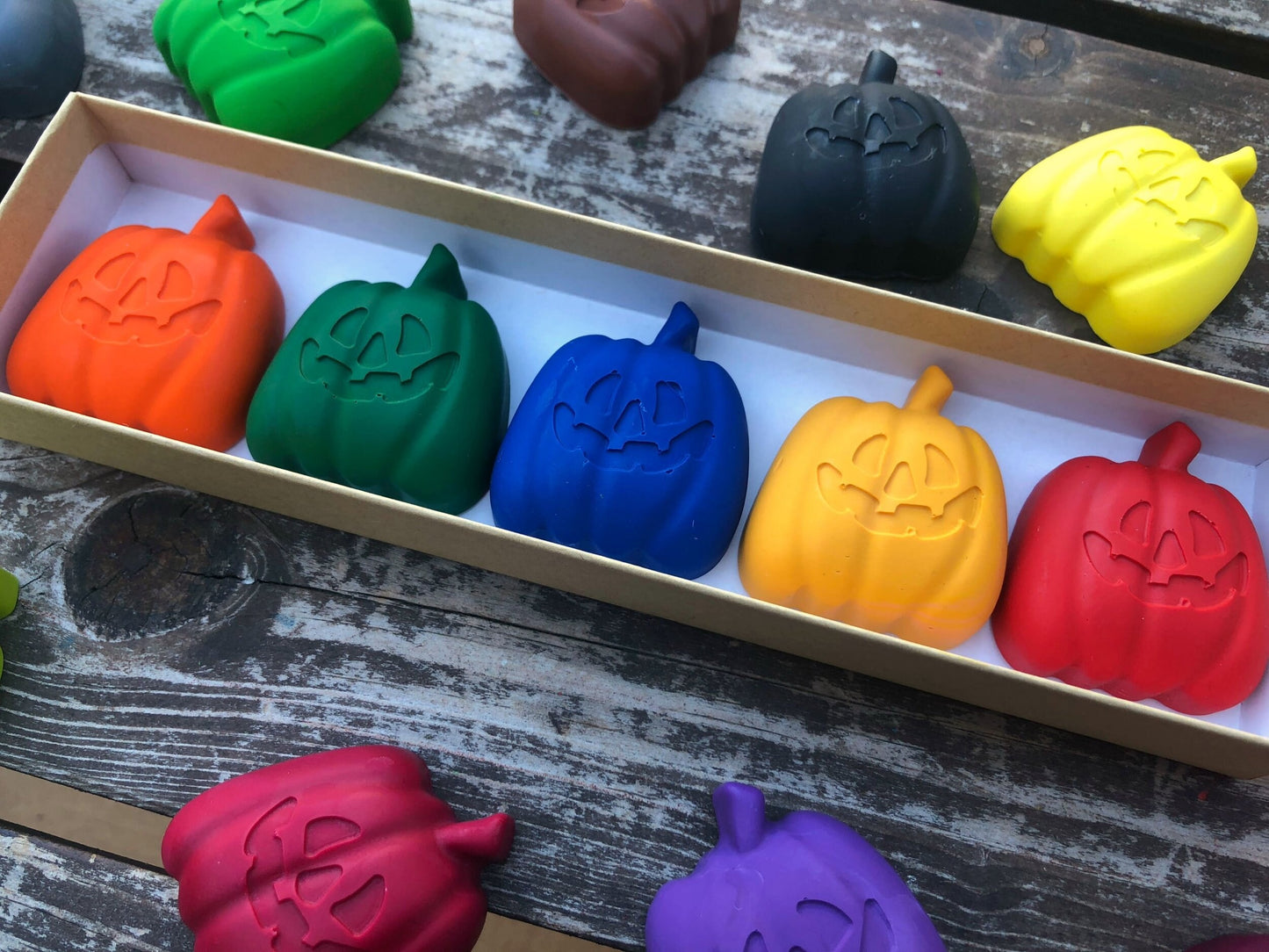 Halloween Pumpkin Crayons - Halloween Treats - Halloween Gifts For Kids - Kids Gifts - Halloween Party Favors - Pumpkin Party Favors - Toys