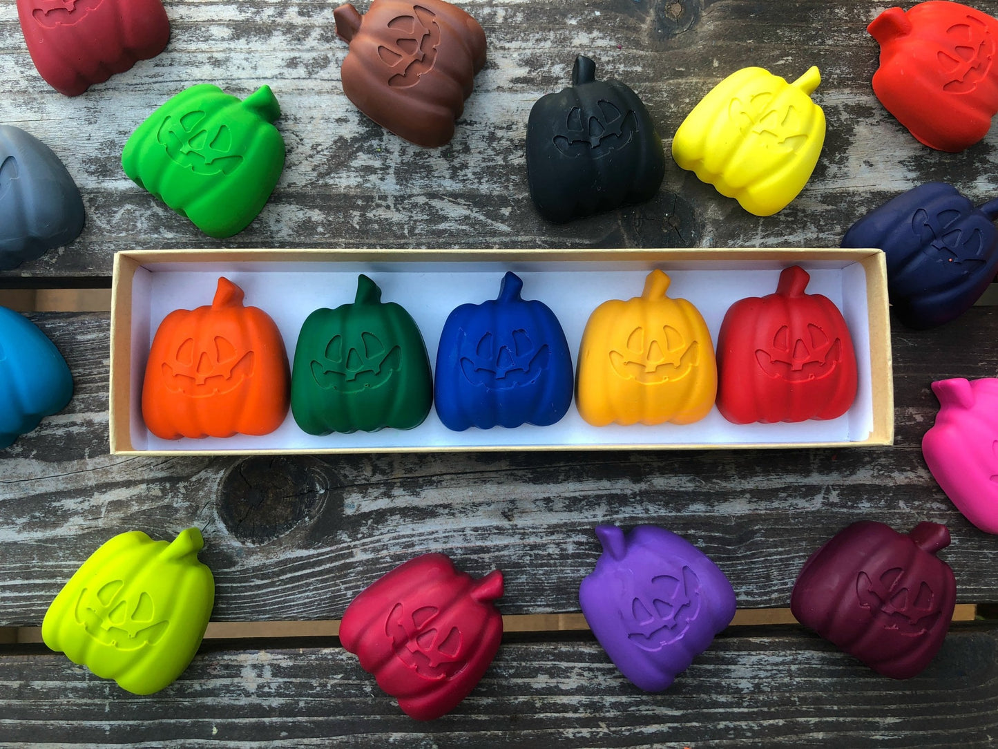 Halloween Pumpkin Crayons - Halloween Treats - Halloween Gifts For Kids - Kids Gifts - Halloween Party Favors - Pumpkin Party Favors - Toys