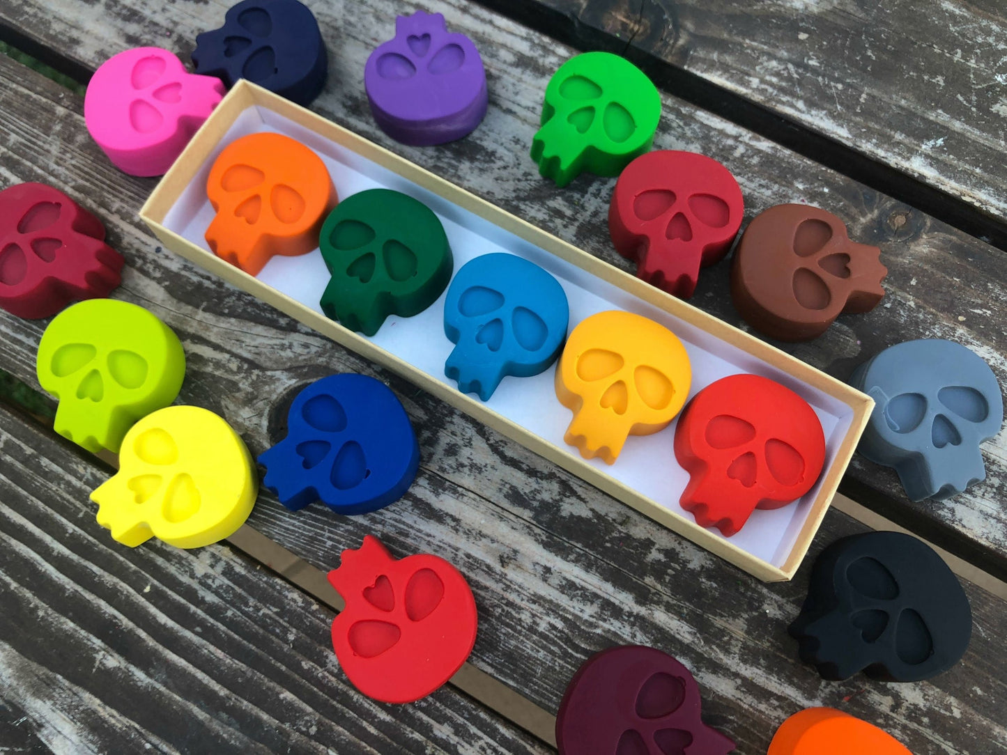 Halloween Skull Crayons - Halloween Treats - Halloween Gifts For Kids - Kids Gifts - Halloween Party Favors - Skull Party Favors - Kids Toys